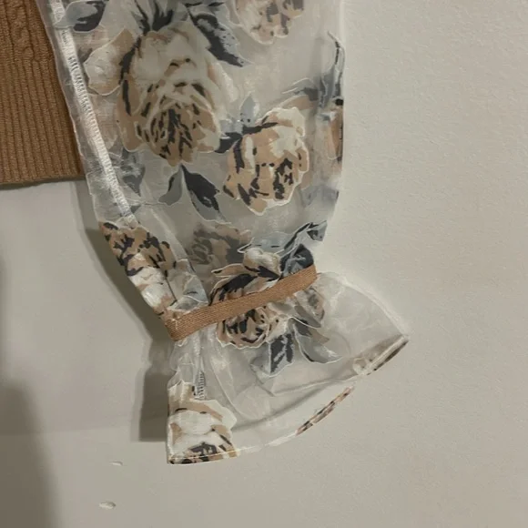 ANTHROPOLOGIE Maeve Contrast Sheer Sleeve Floral Cable Knit Sweater small - Picture 5 of 8